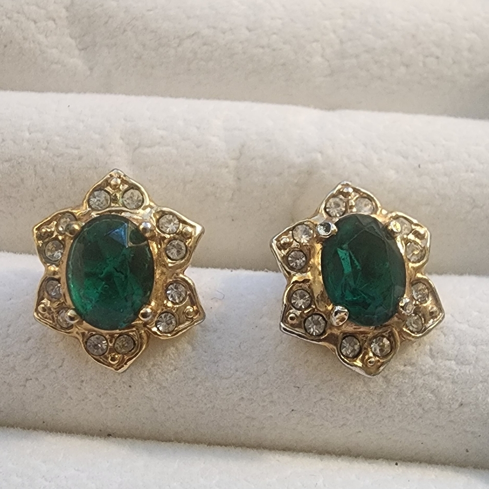 Roman Elegant Gold‎ Tone and Green Stud Earrings